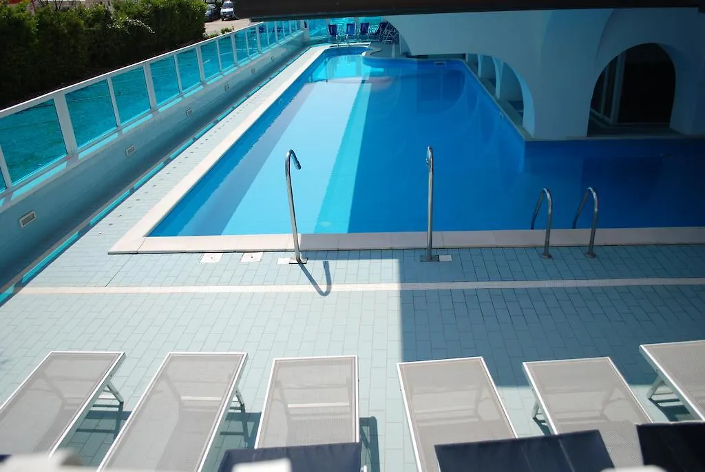 Hotel Dea Μιλάνο Μαριτίμα 3*,